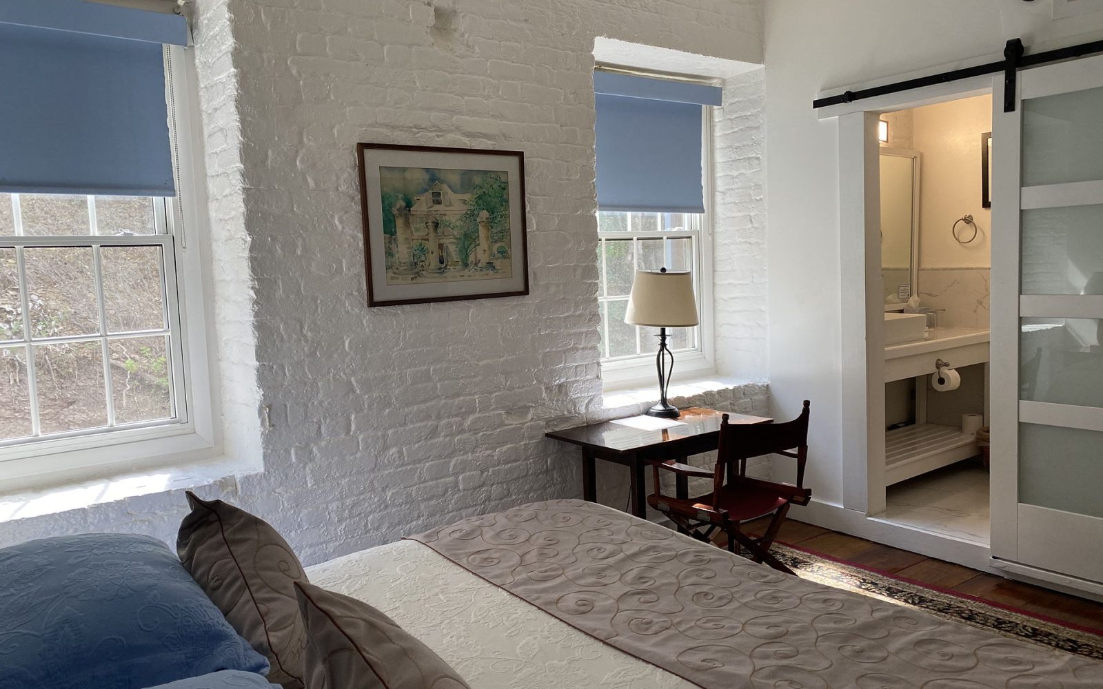Admiral's Inn & Gunpowder Suites Superior Room with king bed or two twins. View of Hillside